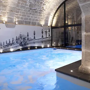La Lanterne 4*, Paris France